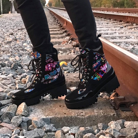 Woman Multi Colored Graffiti Boot - Picture 5 of 5